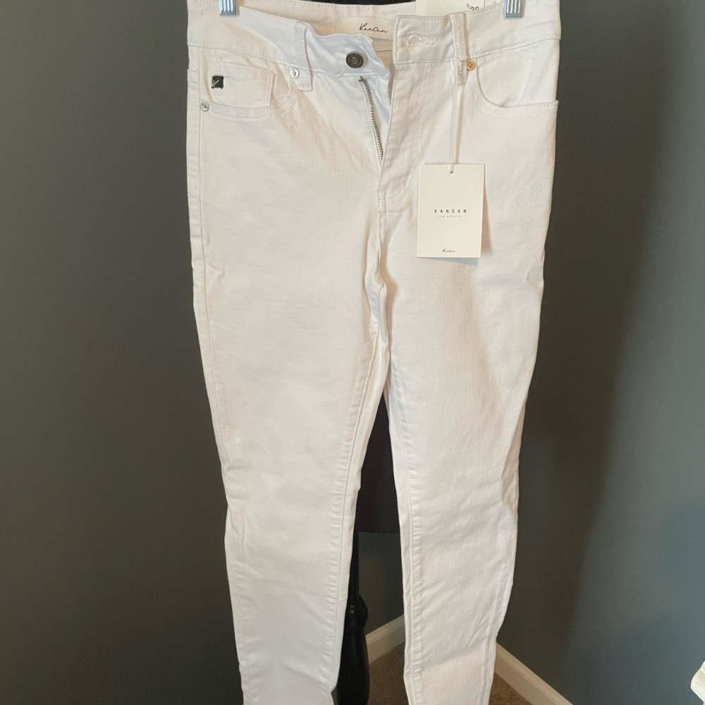 KanCan white super skinny, high waisted jeans. NWT